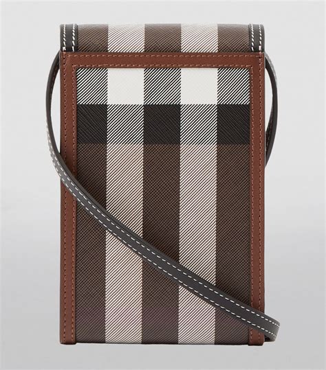 burberry 手機袋|Burberry 最新推出這款「迷你袋 Phone Pouch」，回歸經典條紋 .